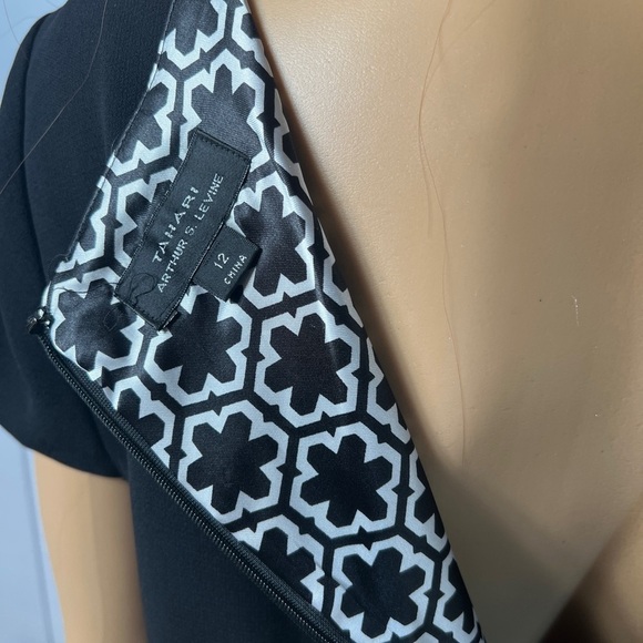 Tahari Arthur S Levine Black Slip Dress with B/W graphic lining size 12 - Picture 1 of 14